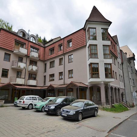 Snug Apartment In Jachymov Near Ski Area Luaran gambar
