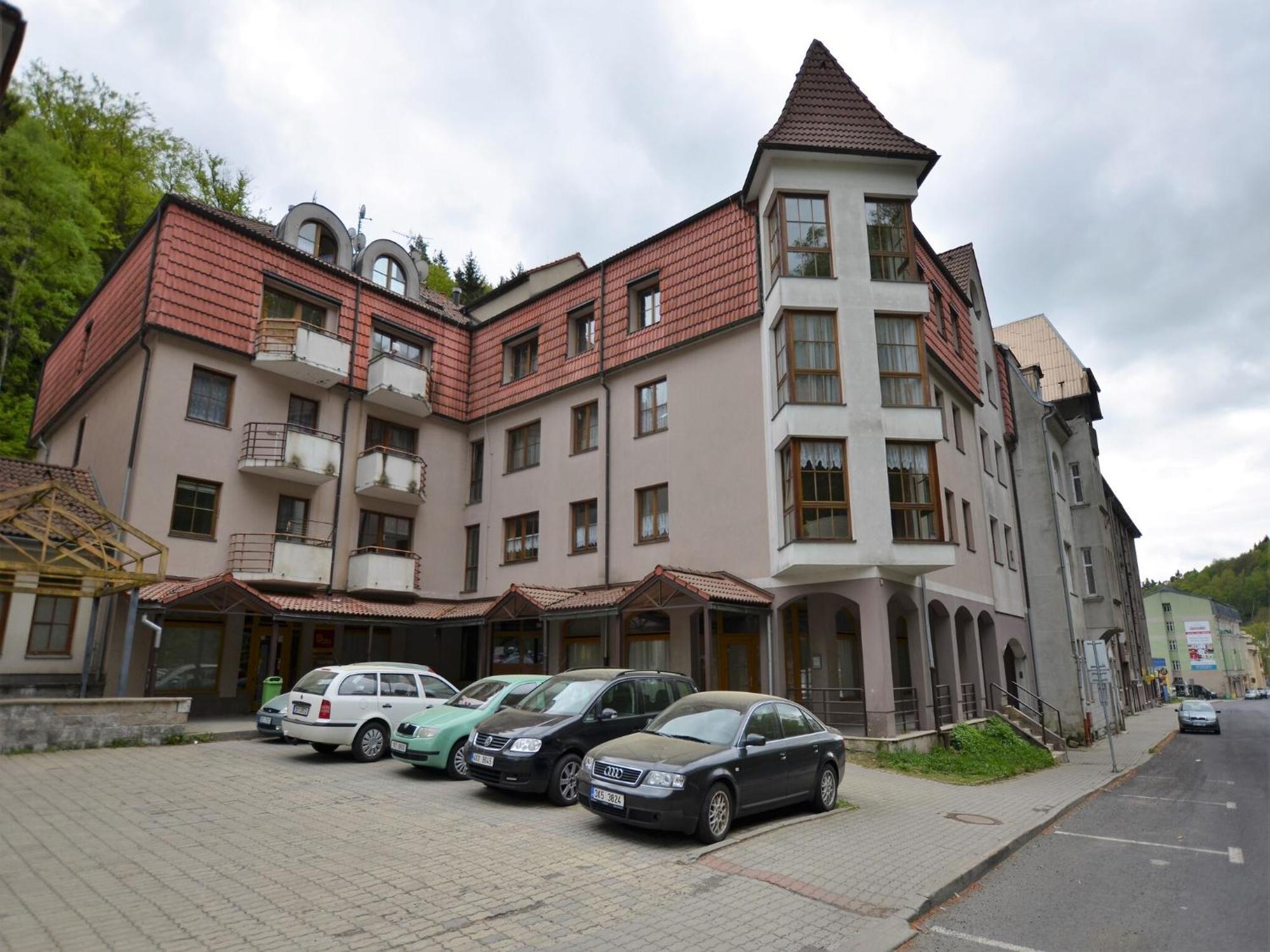 Snug Apartment In Jachymov Near Ski Area Luaran gambar
