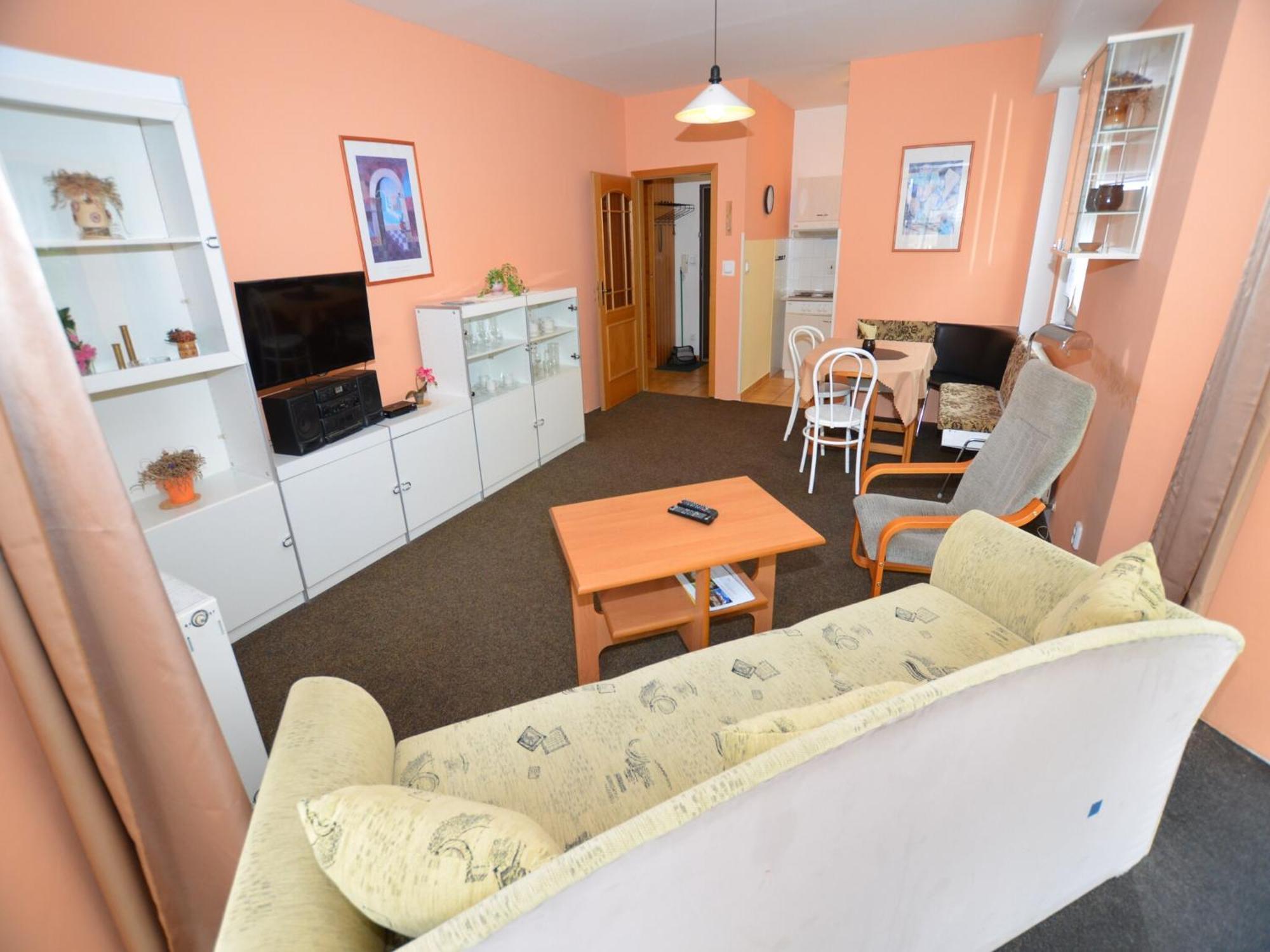 Snug Apartment In Jachymov Near Ski Area Luaran gambar